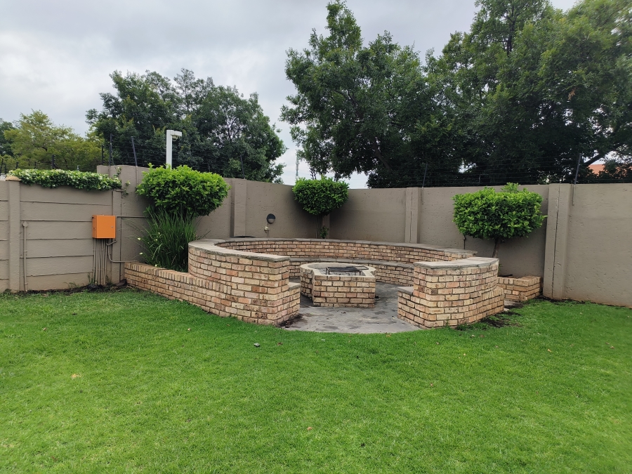 3 Bedroom Property for Sale in Kannoniers Park North West